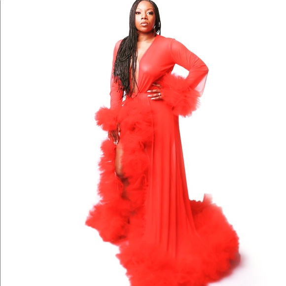 Couture Tulle Robe - Picture 2 of 4